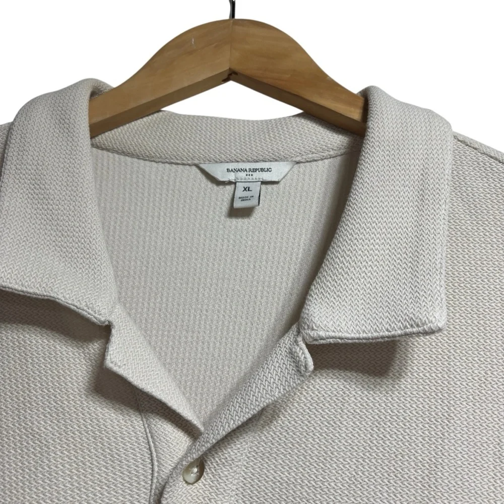 Banana Republic Mens XL Cream Textured Waffle Knit Cotton Pocket Polo Shirt #309